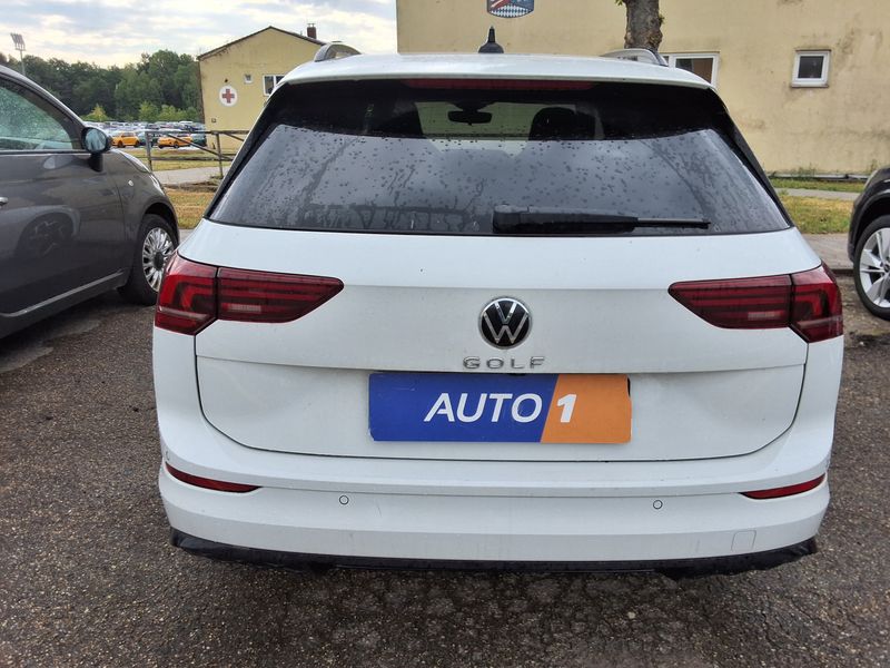Volkswagen Golf VIII 1.5 TSI R-Line 2025 – снимка 4