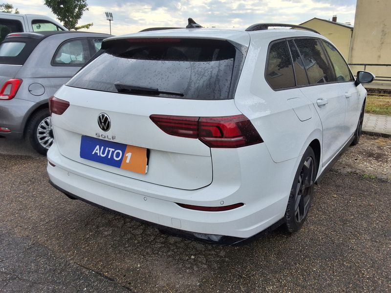 Volkswagen Golf VIII 1.5 TSI R-Line 2025 – снимка 5