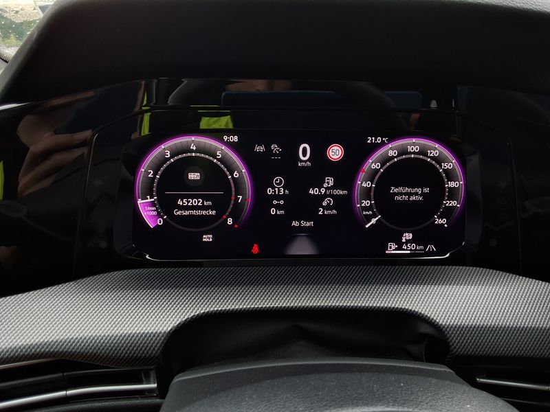 Volkswagen Golf VIII 1.5 TSI R-Line 2025 – снимка 12