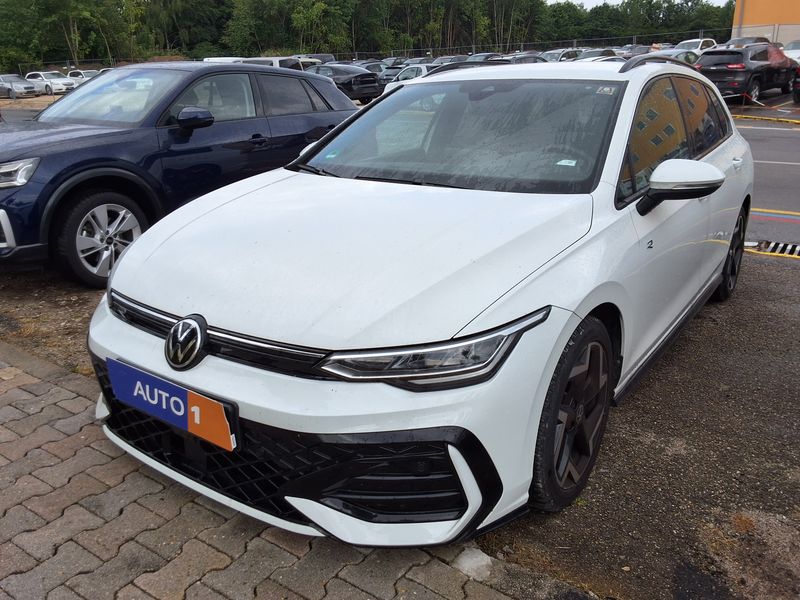 Volkswagen Golf VIII 1.5 TSI R-Line 2025 – снимка 1