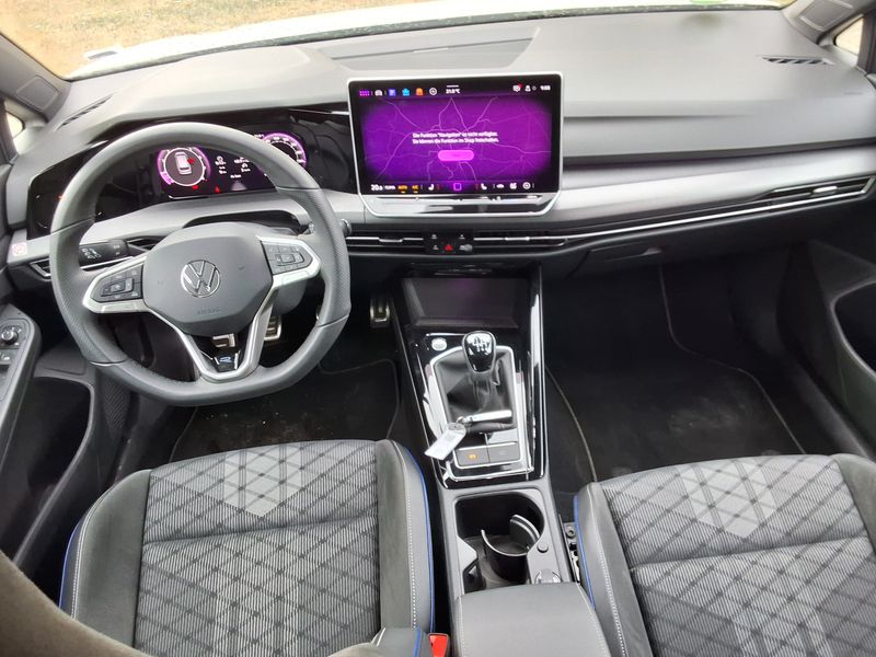 Volkswagen Golf VIII 1.5 TSI R-Line 2025 – снимка 11