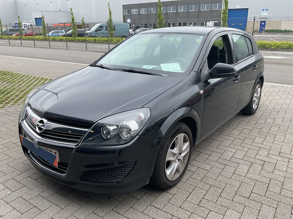 Opel Astra 2012