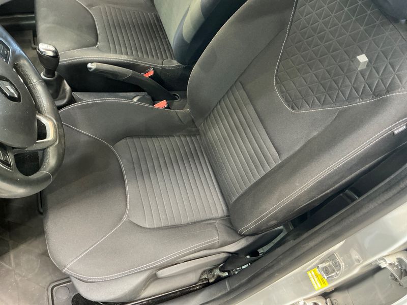 Renault Clio 0.9 Energy Limited 2017 – снимка 34