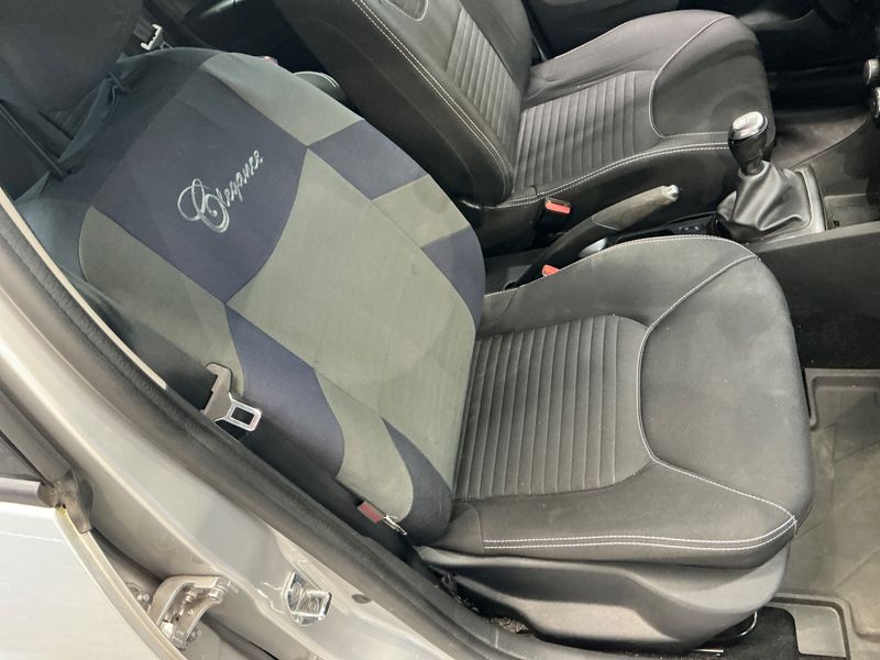Renault Clio 0.9 Energy Limited 2017 – снимка 37