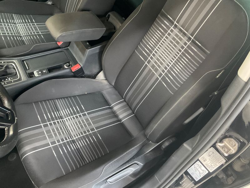Volkswagen Golf VII 1.6 TDI Lounge BlueMotion Tech 2015 – снимка 24