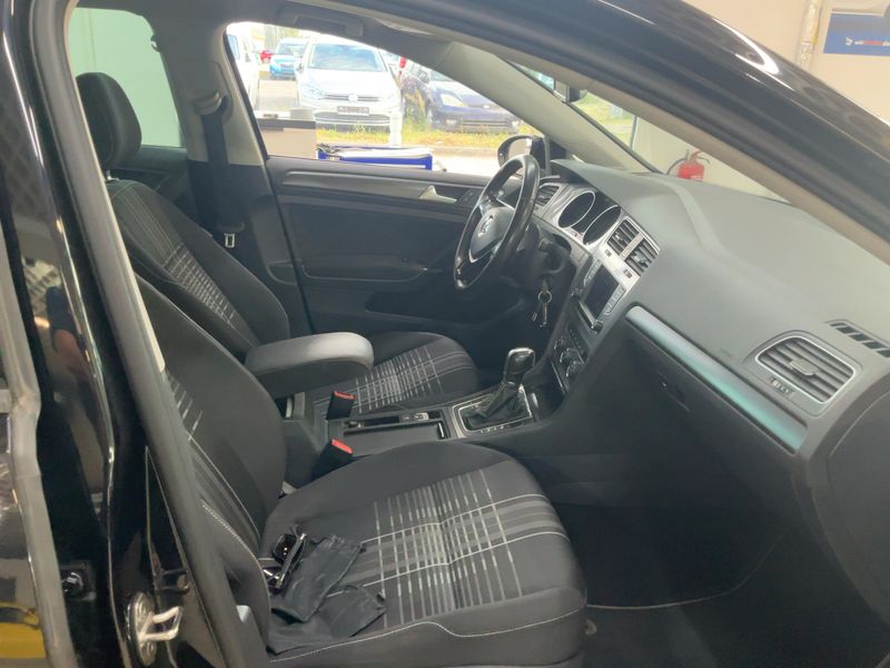 Volkswagen Golf VII 1.6 TDI Lounge BlueMotion Tech 2015 – снимка 16