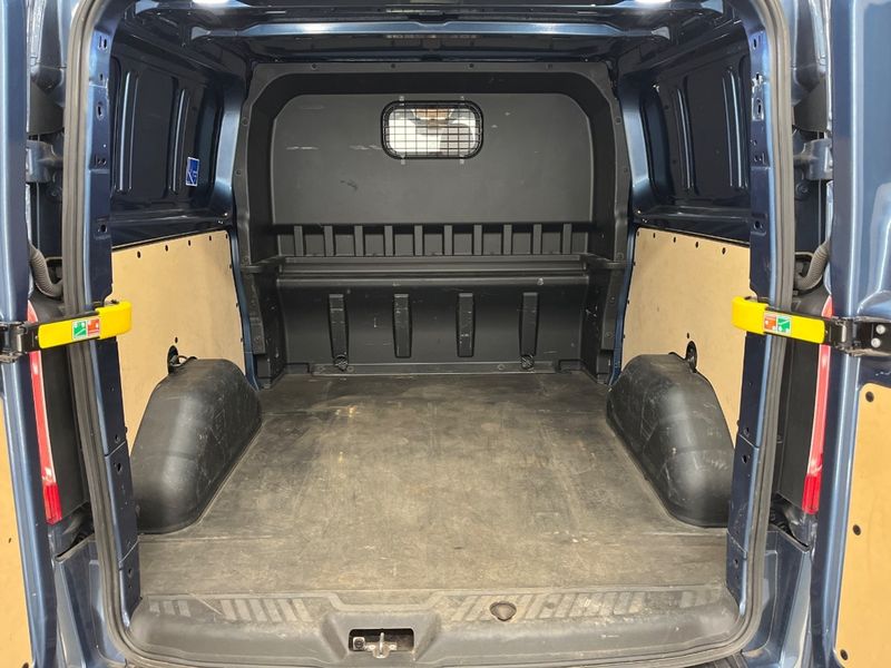 Ford Transit Custom 2.0 TDCi 320 L2 Limited — zdjęcie 5