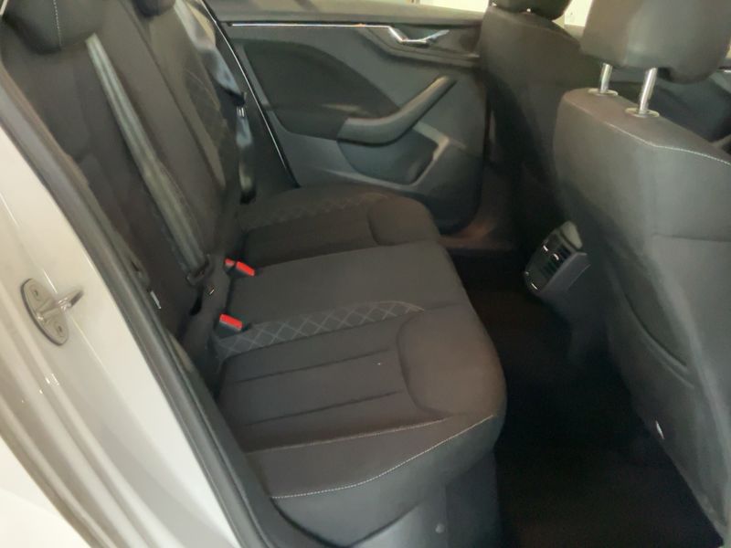 Skoda Scala 1.6 TDI Business — zdjęcie 14