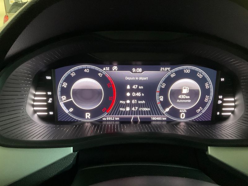 Skoda Scala 1.6 TDI Business — zdjęcie 13