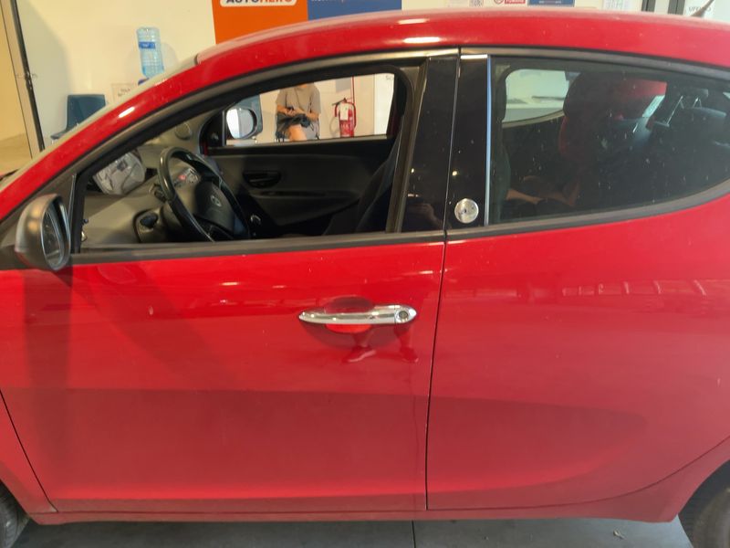 Lancia Ypsilon 1.2 GPL Silver — zdjęcie 4
