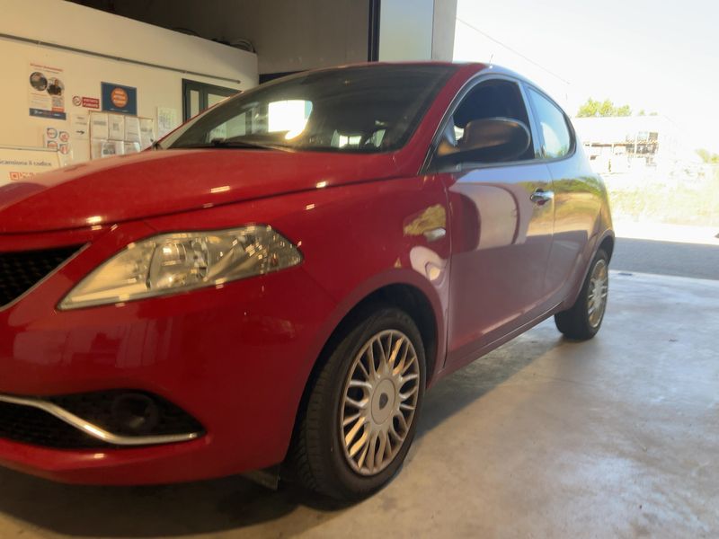 Lancia Ypsilon 1.2 GPL Silver — zdjęcie 2