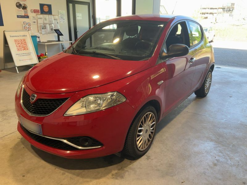 Lancia Ypsilon 1.2 GPL Silver