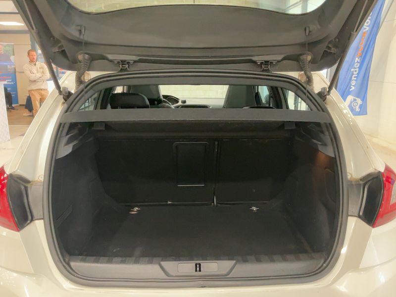Peugeot 308 1.2 e-THP GT Line — zdjęcie 10