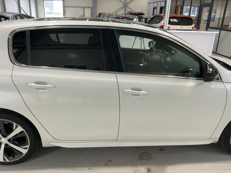 Peugeot 308 1.2 e-THP GT Line — zdjęcie 7
