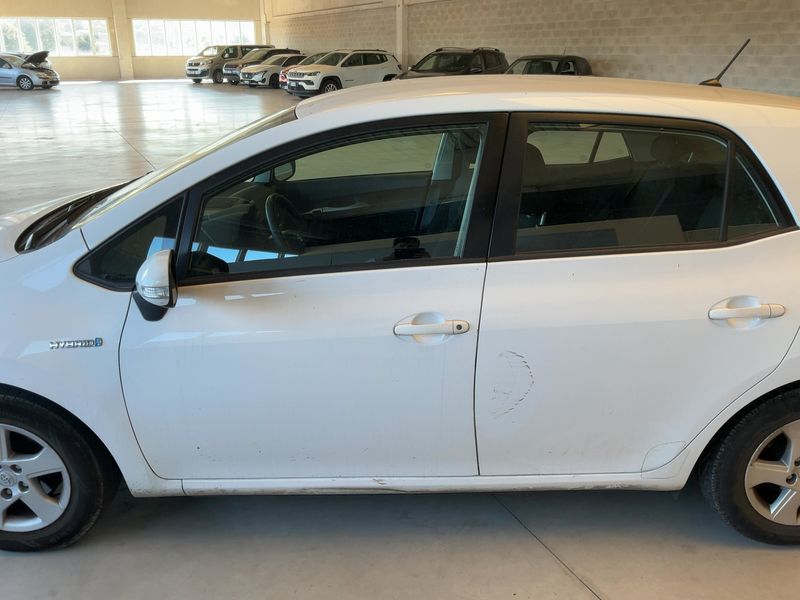 Toyota Auris 1.8 Hybrid Active — zdjęcie 4