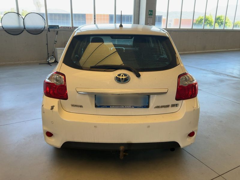 Toyota Auris 1.8 Hybrid Active — zdjęcie 5