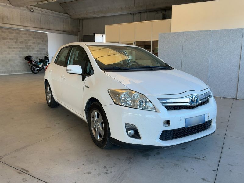 Toyota Auris 1.8 Hybrid Active — zdjęcie 8