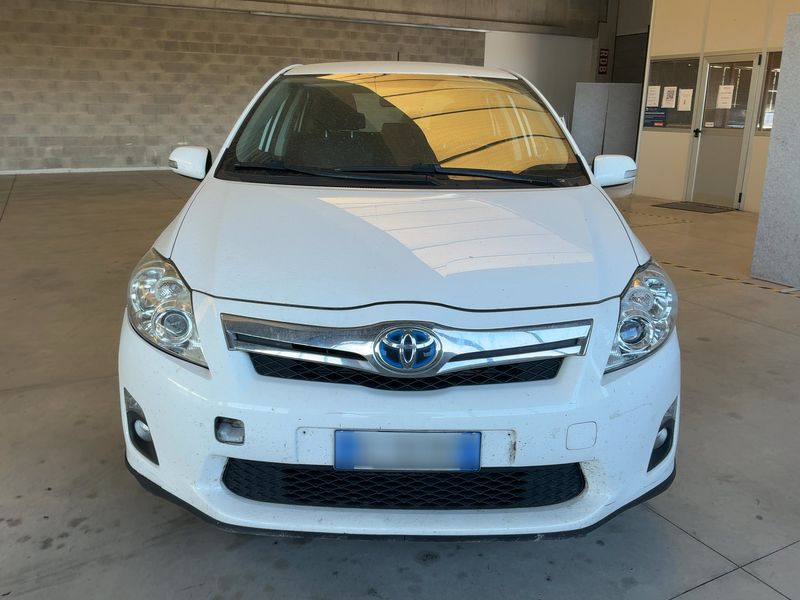 Toyota Auris 1.8 Hybrid Active — zdjęcie 9