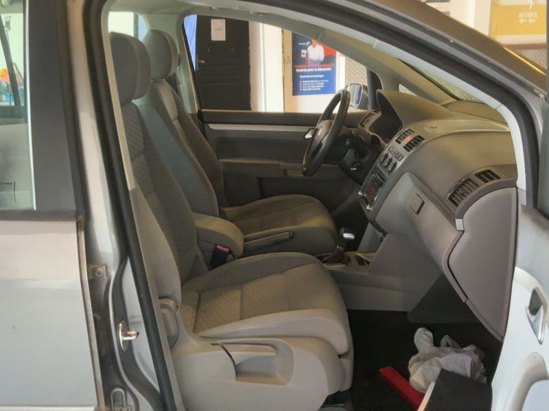 Volkswagen Touran 1.9 TDI Trendline 2008 – снимка 16