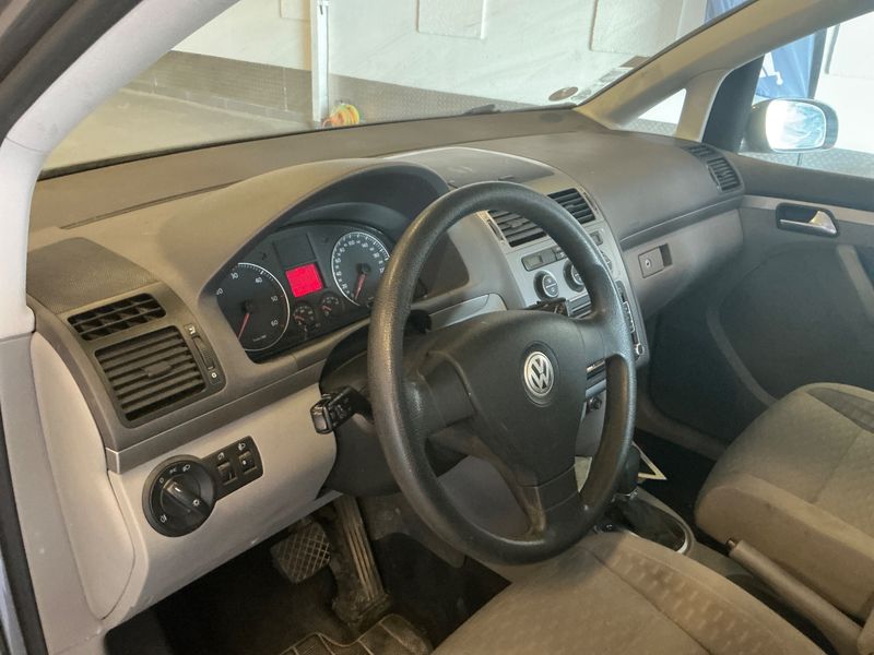 Volkswagen Touran 1.9 TDI Trendline 2008 – снимка 26