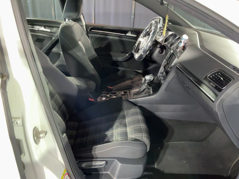 Volkswagen Golf VII 2.0 TDI GTD BlueMotion Tech 2014 – снимка 16