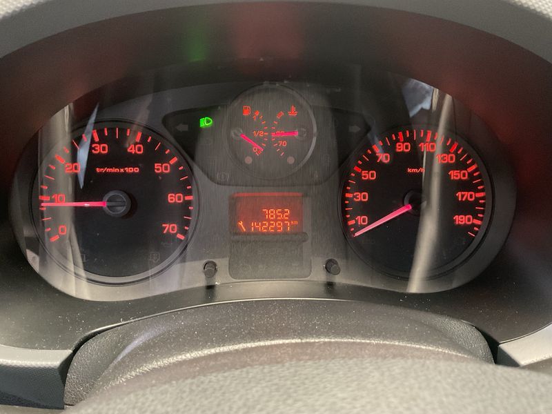 Peugeot Partner 1.6 HDi L2 Komfort — zdjęcie 13