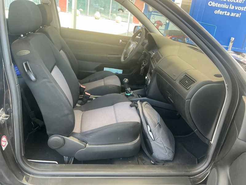 Volkswagen Golf IV 1.4 Spirit — zdjęcie 3