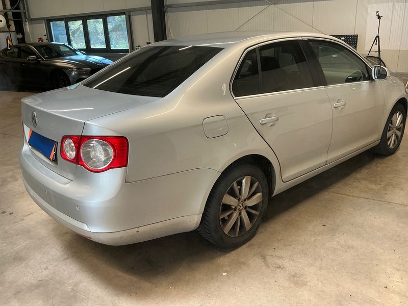 Volkswagen Jetta 1.9 TDI Comfortline — zdjęcie 2