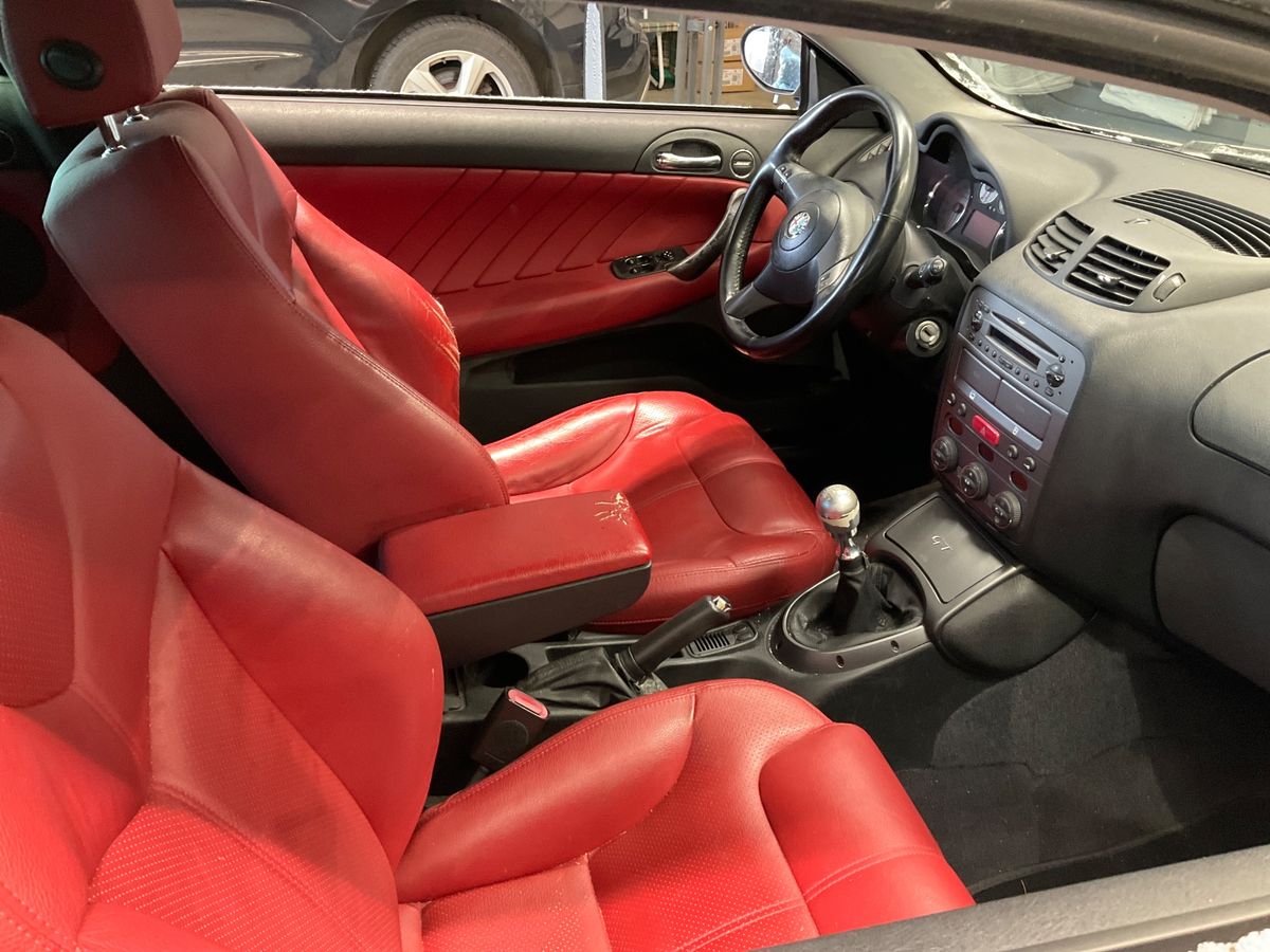 Alfa Romeo 2008 — photo 4