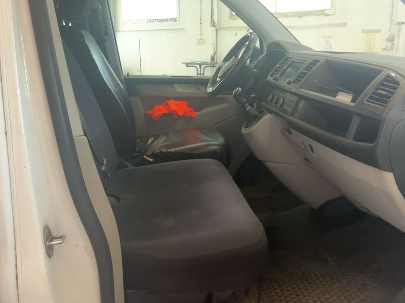 Volkswagen T6 Transporter 2.0 TDI Kasten — zdjęcie 11