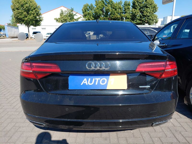 Audi A8 4.2 V8 TDI clean diesel L quattro — zdjęcie 4