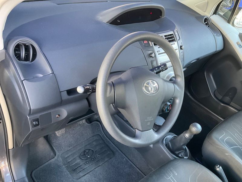 Toyota Yaris 1.0 VVT-i Now 2009 – снимка 30