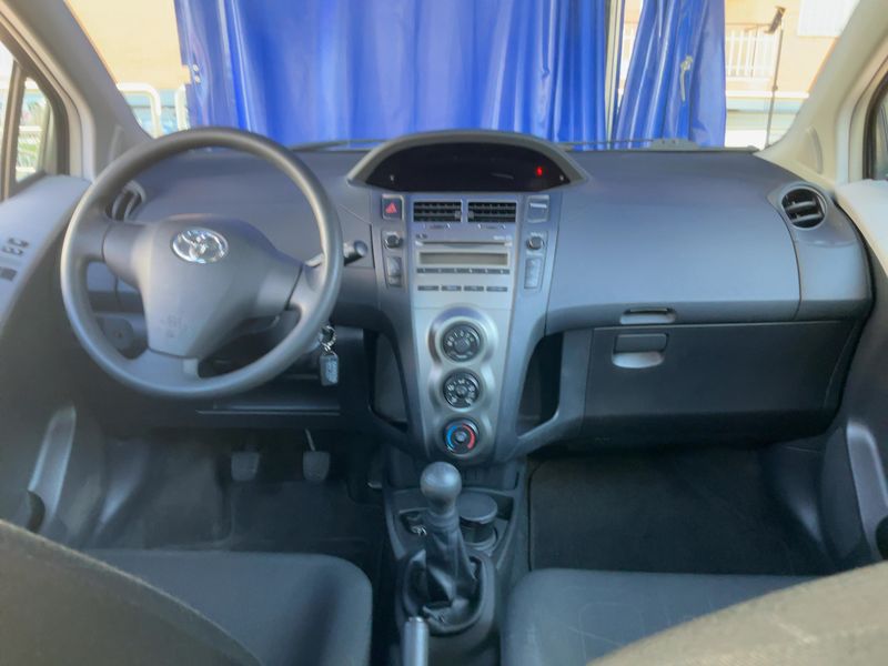 Toyota Yaris 1.0 VVT-i Now 2009 – снимка 17