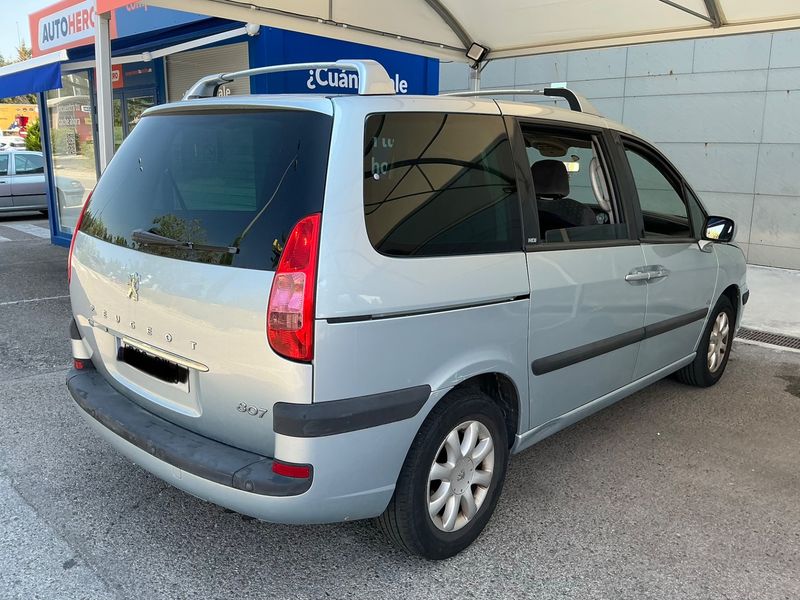 Peugeot 807 2.2 HDi ST — zdjęcie 2