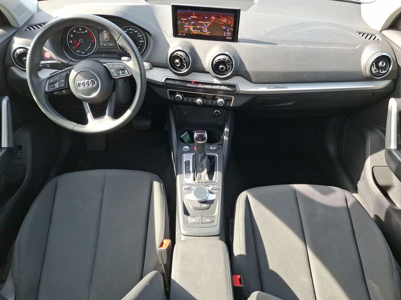 Audi Q2 35 TFSI advanced — zdjęcie 11