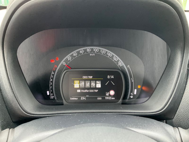Toyota Aygo X 1.0 VVT-i Dynamic — zdjęcie 13