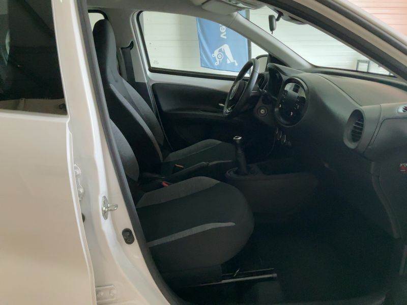 Toyota Aygo X 1.0 VVT-i Dynamic — zdjęcie 11
