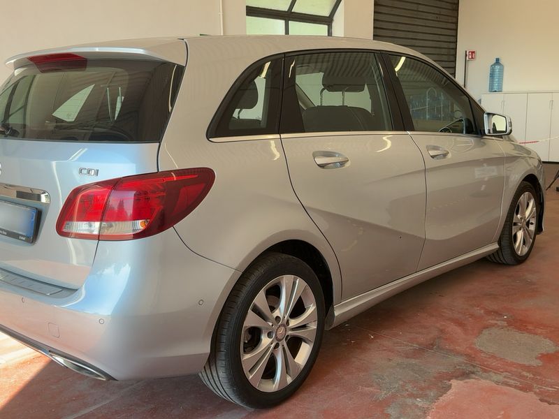 Mercedes-Benz B-Klasse B 180 CDI AMG Sport — zdjęcie 6