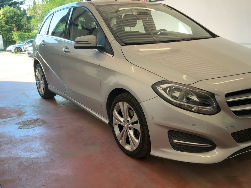 Mercedes-Benz B-Klasse B 180 CDI AMG Sport — zdjęcie 8