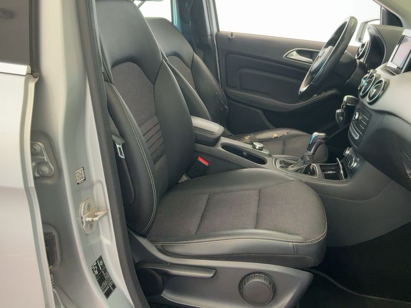 Mercedes-Benz B-Klasse B 180 CDI AMG Sport — zdjęcie 11