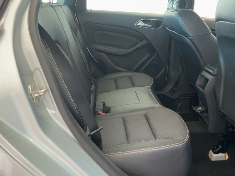 Mercedes-Benz B-Klasse B 180 CDI AMG Sport — zdjęcie 14