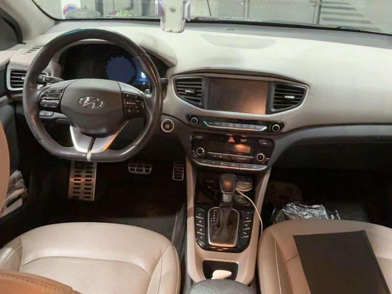 Hyundai IONIQ 1.6 Plug-in Hybrid Executive — zdjęcie 12