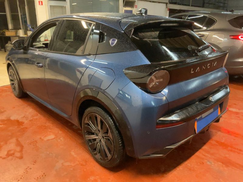 Lancia Ypsilon 1.2 Mild-Hybrid Cassina Limited Edition 2025 – снимка 6