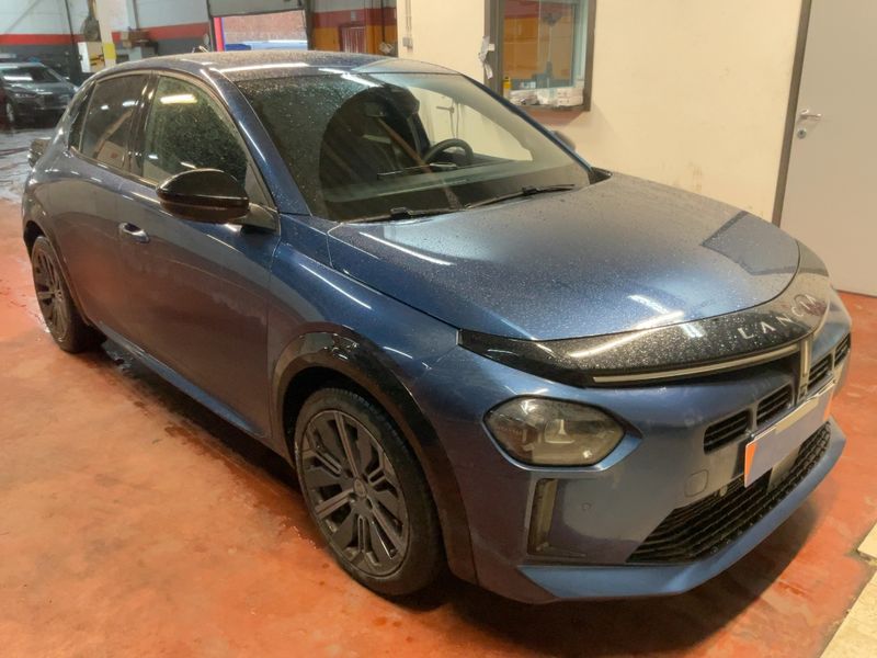 Lancia Ypsilon 1.2 Mild-Hybrid Cassina Limited Edition 2025 – снимка 12