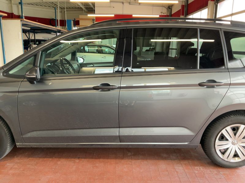 Volkswagen Touran 1.2 TSI Trendline BlueMotion Tech — zdjęcie 4