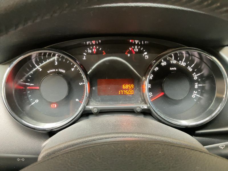 Peugeot 3008 1.6 HDi Access — zdjęcie 13