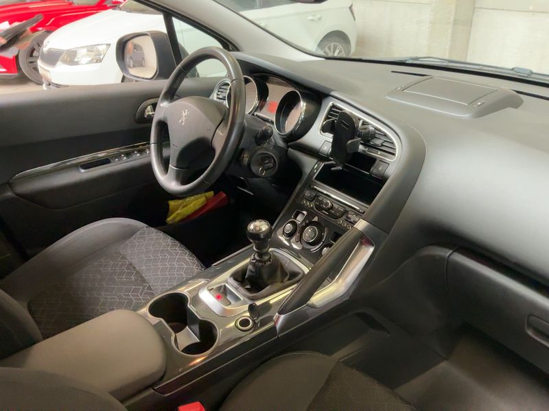 Peugeot 3008 1.6 HDi Access — zdjęcie 12