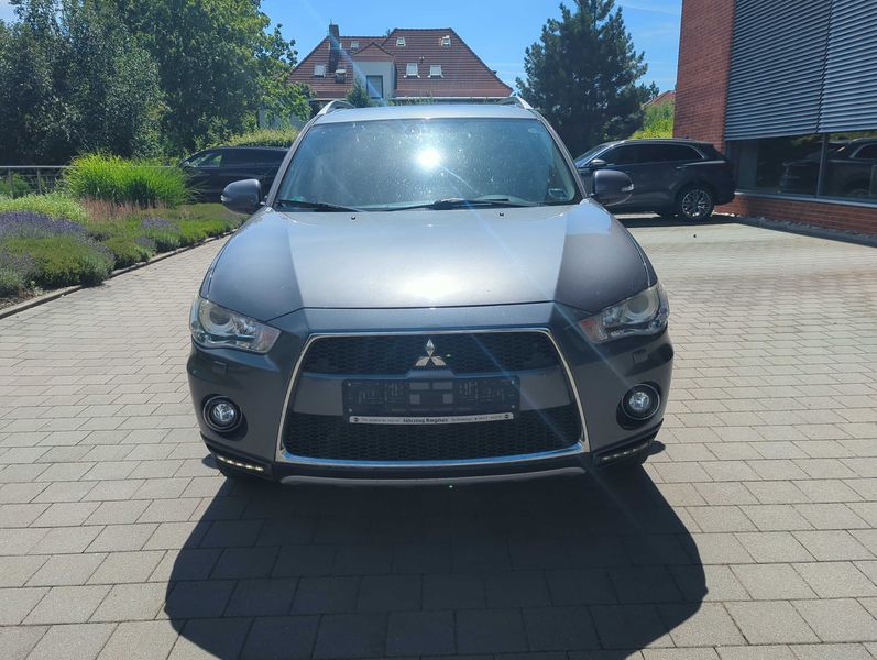 Mitsubishi Outlander 2.2 DI-D Instyle 4WD — zdjęcie 7