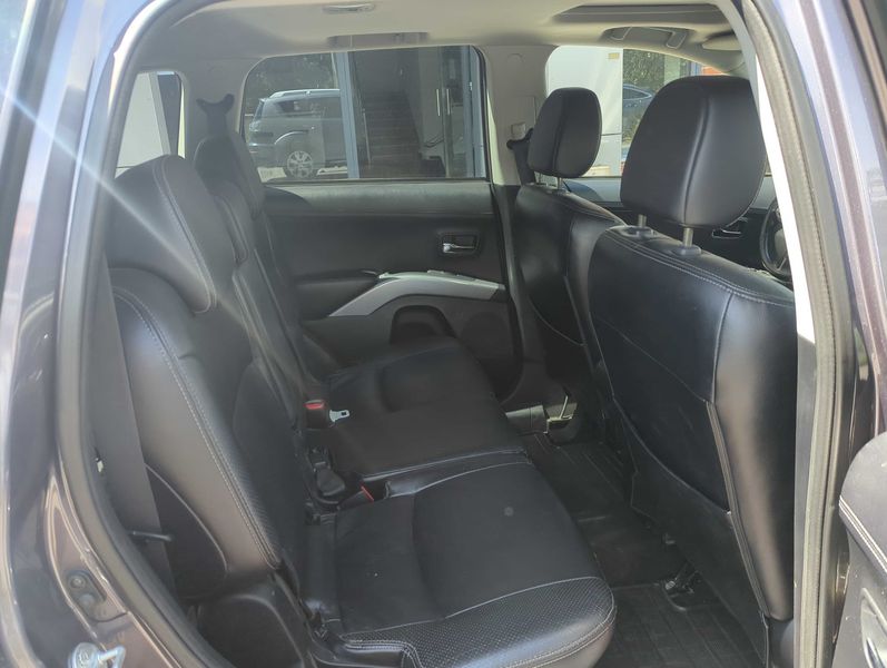 Mitsubishi Outlander 2.2 DI-D Instyle 4WD — zdjęcie 14