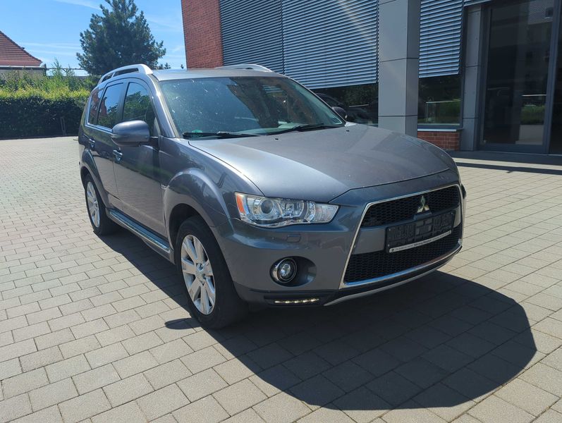 Mitsubishi Outlander 2.2 DI-D Instyle 4WD — zdjęcie 6